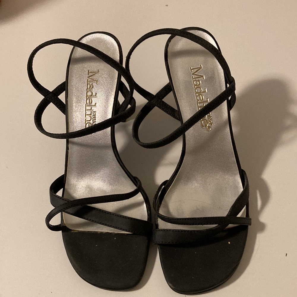 Black strap heels - Picture 6 of 8